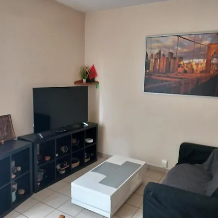 Centre De דירה